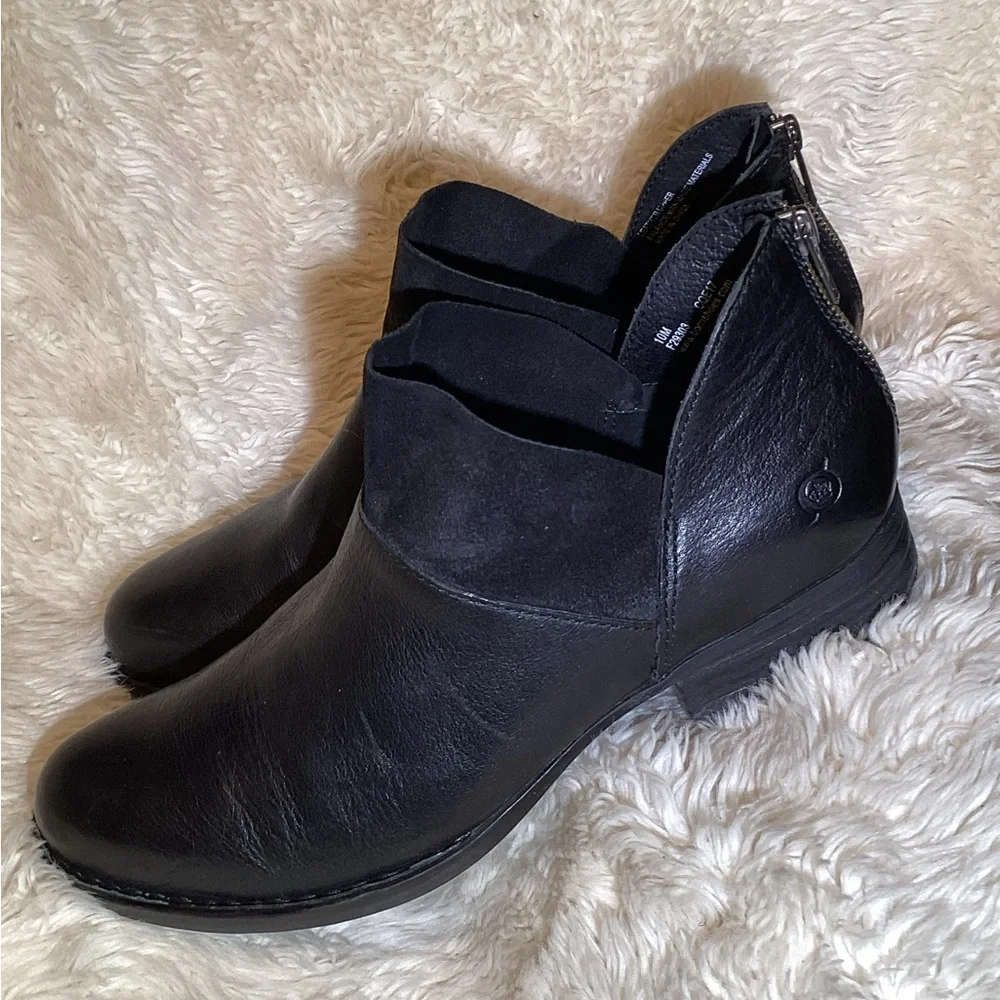 Born Karava women’s black leather ankle boots size 10